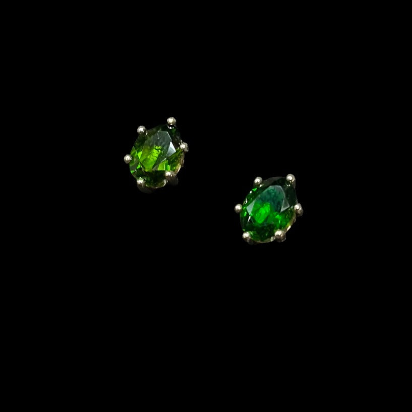 Chrome Diopside Earrings (8x6 Oval 2.39 ctw)