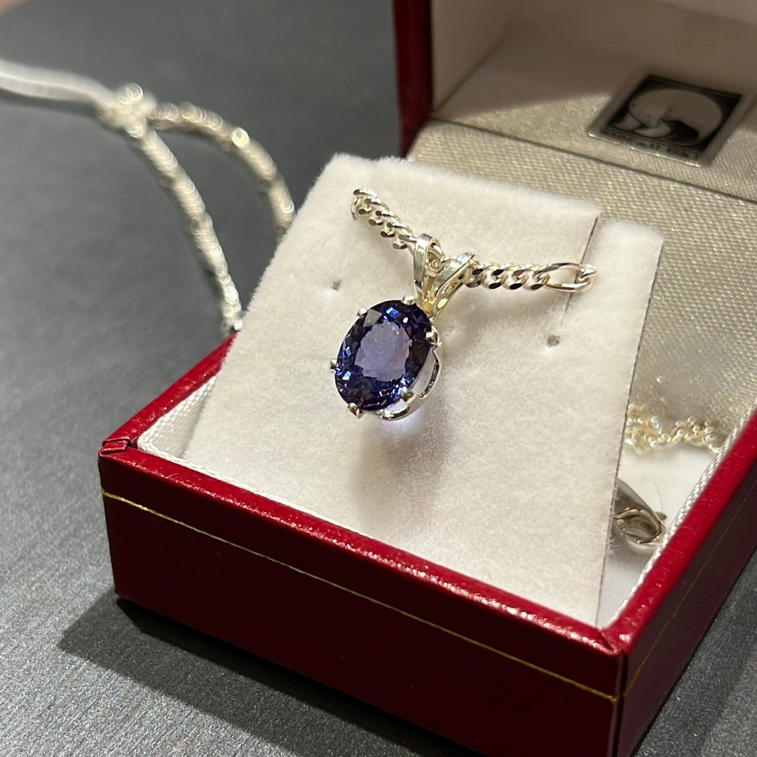 Tanzanite Pendant Oval 2.49 carat