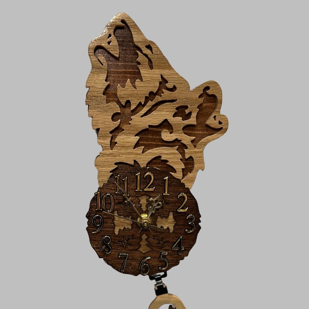 Wolves Howling Pendulum Clock