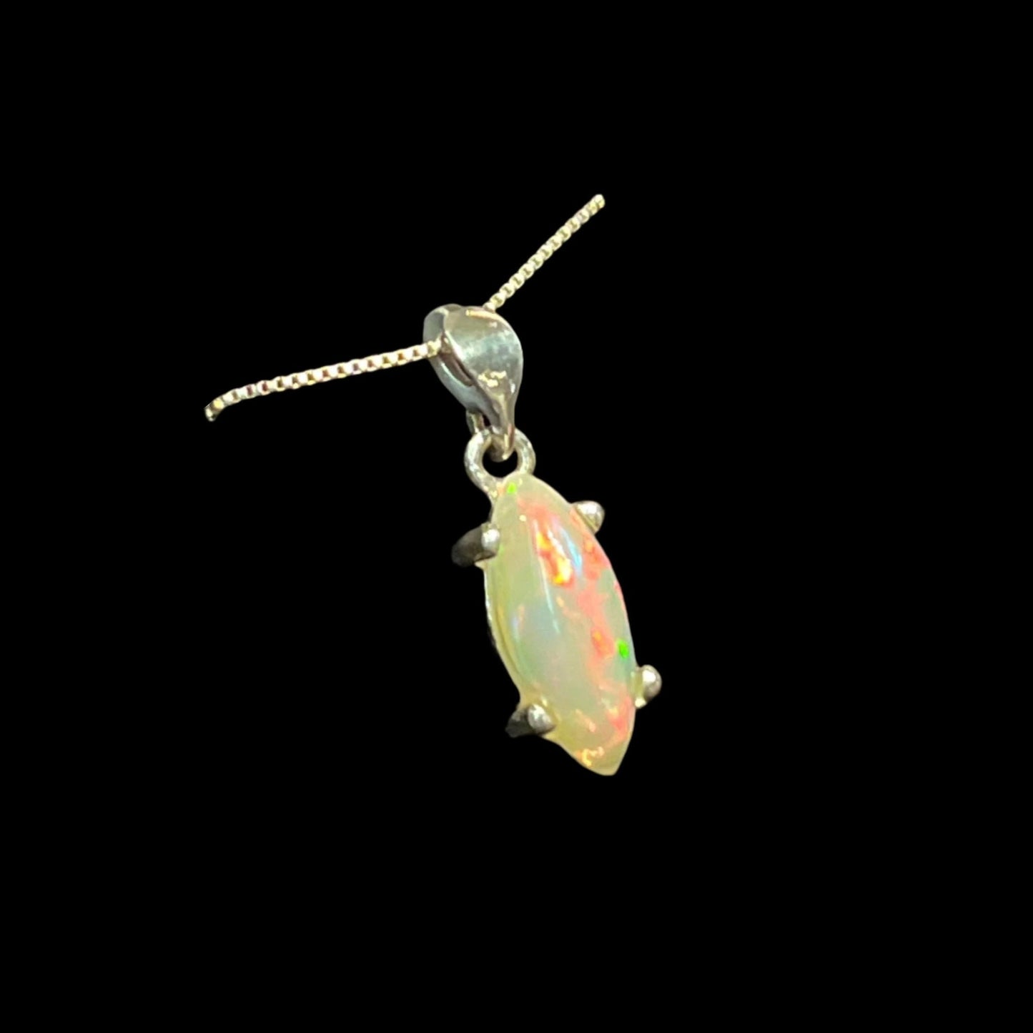 Australian Crystal Opal pendant (marquise 1.72 ct)