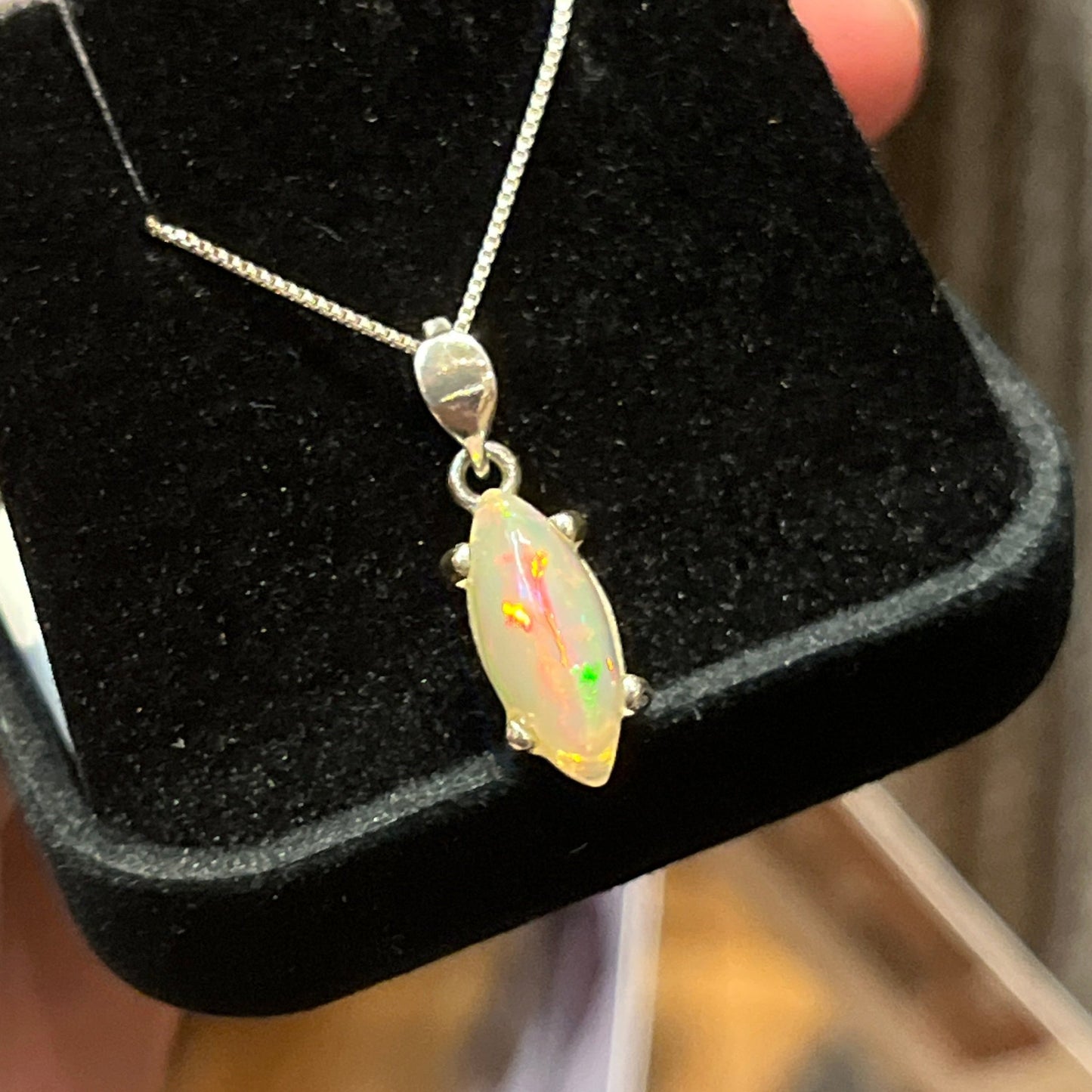 Australian Crystal Opal pendant (marquise 1.72 ct)