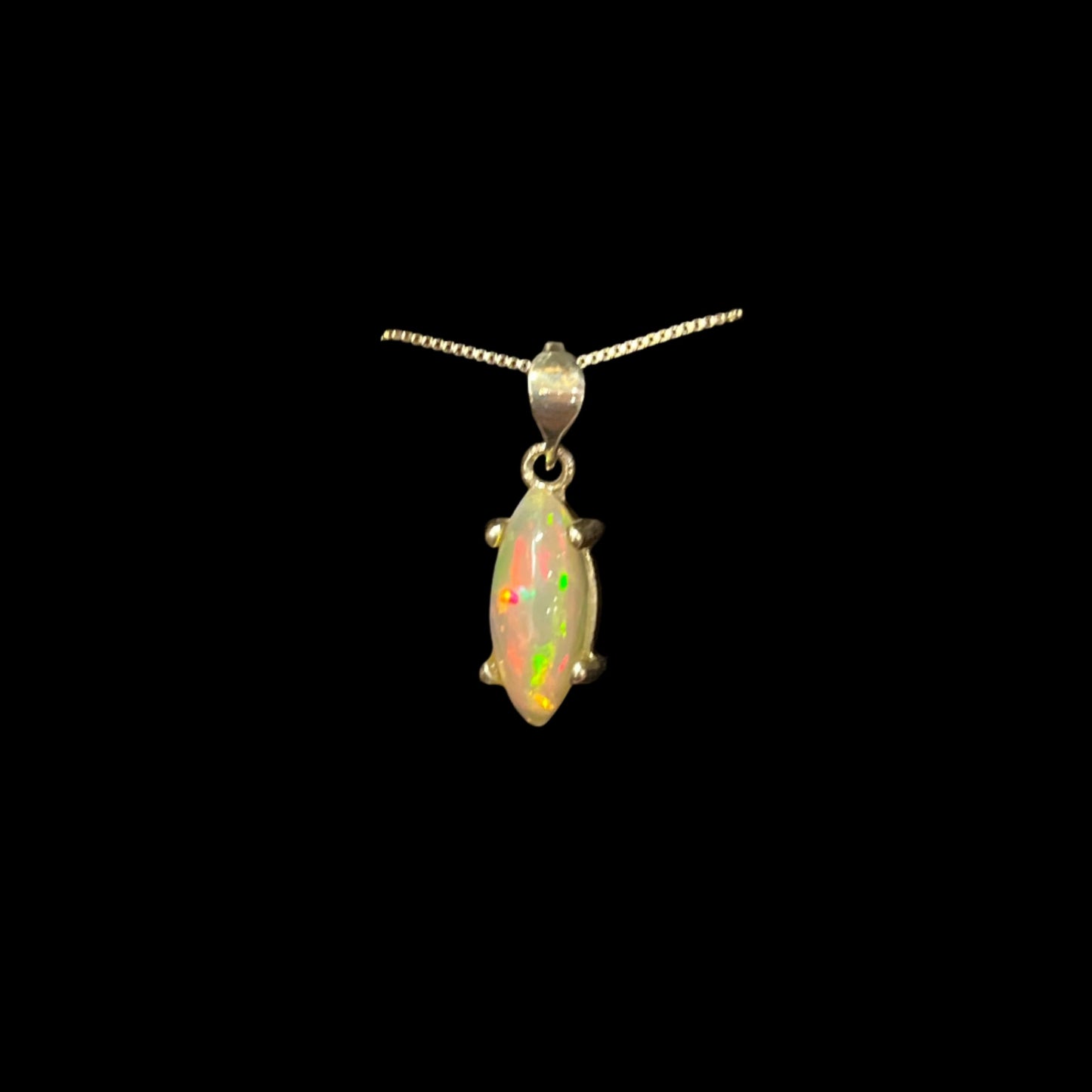 Australian Crystal Opal pendant (marquise 1.72 ct)
