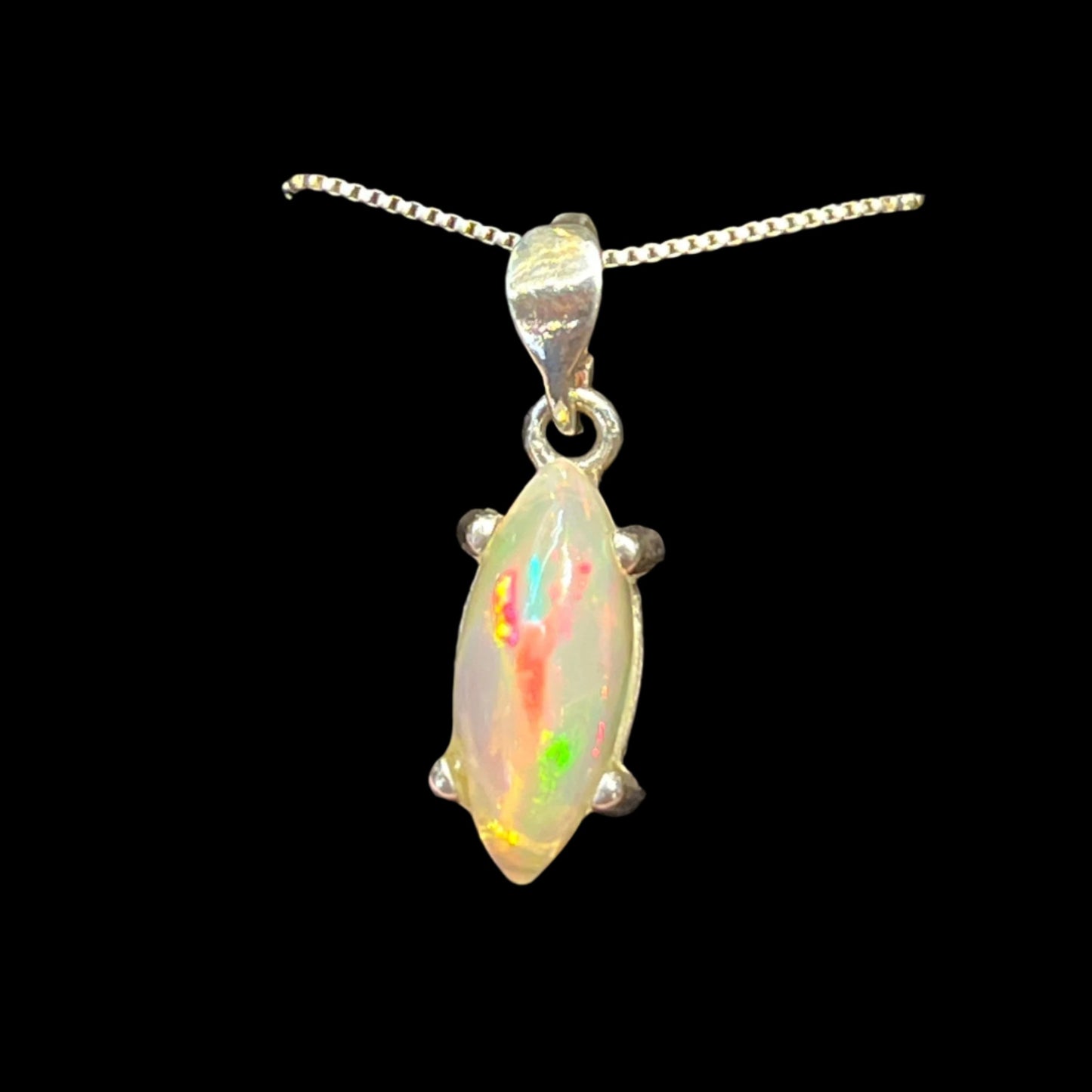 Australian Crystal Opal pendant (marquise 1.72 ct)