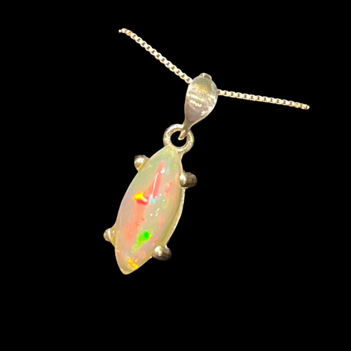 Australian Crystal Opal pendant (marquise 1.72 ct)