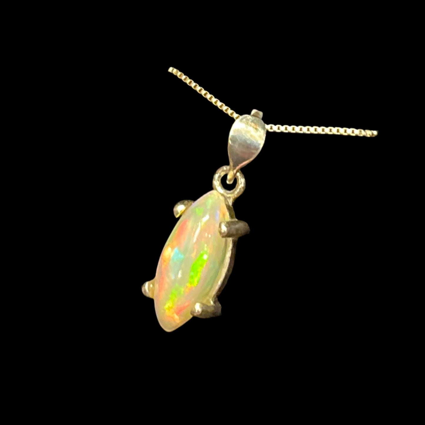 Australian Crystal Opal pendant (marquise 1.72 ct)